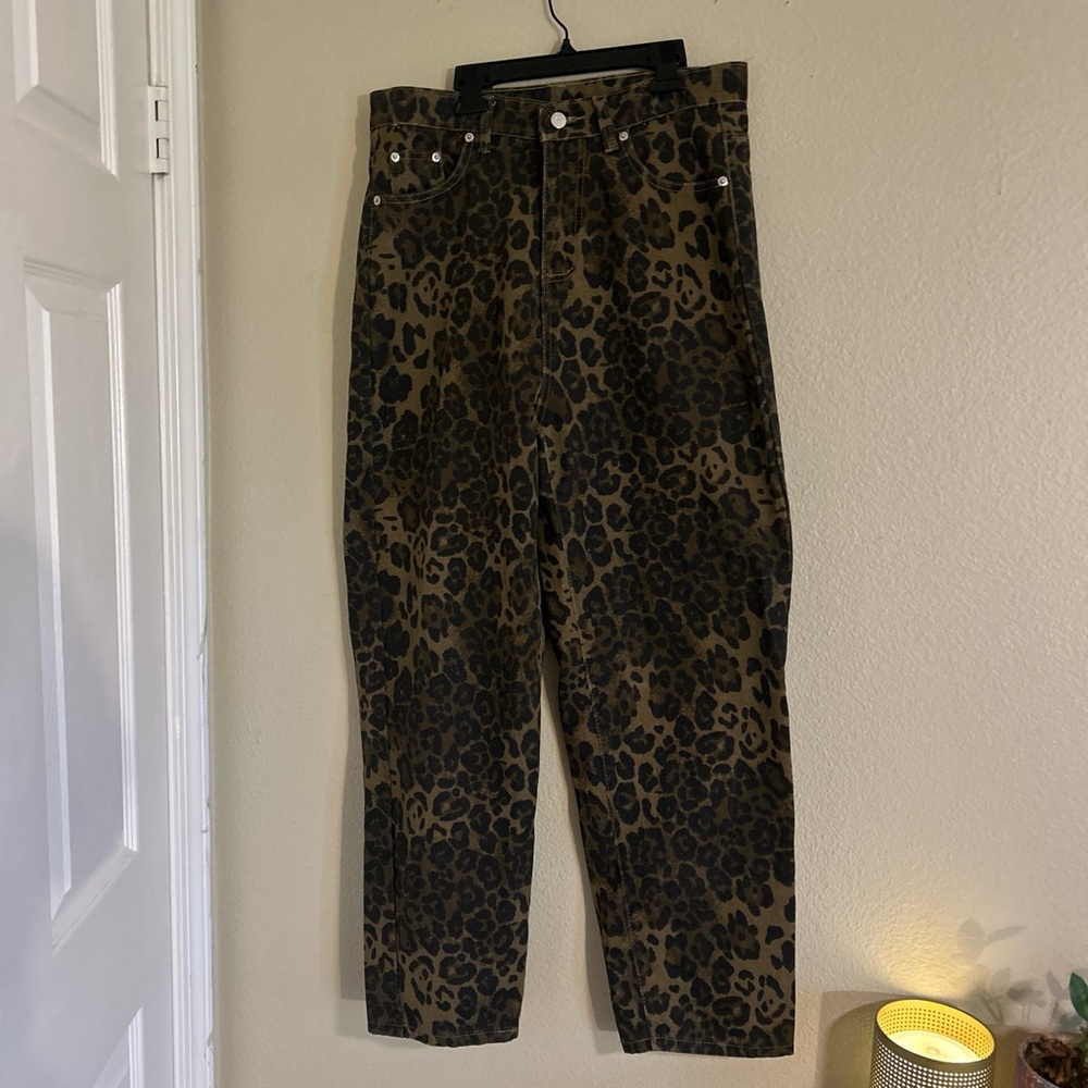 Leopard Print High-Waisted Jeans